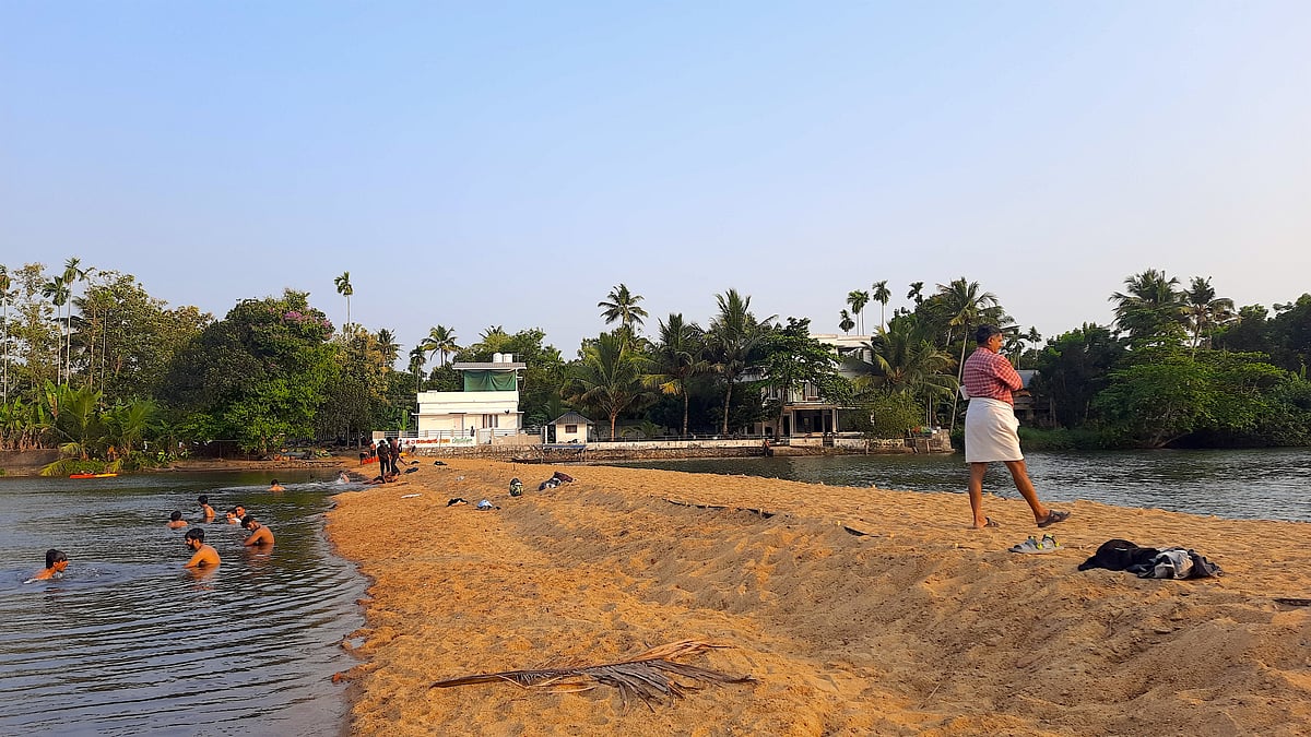 A sand bund separating the Periyar and Chalakudy rivers